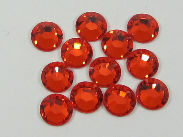 18 pcs. 30ss HYACINTH HOTFIX European Rhinestones